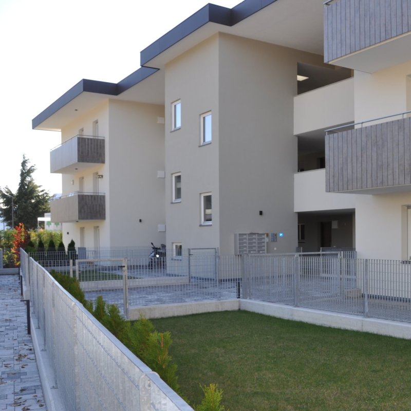 Mehrfamilienhaus H