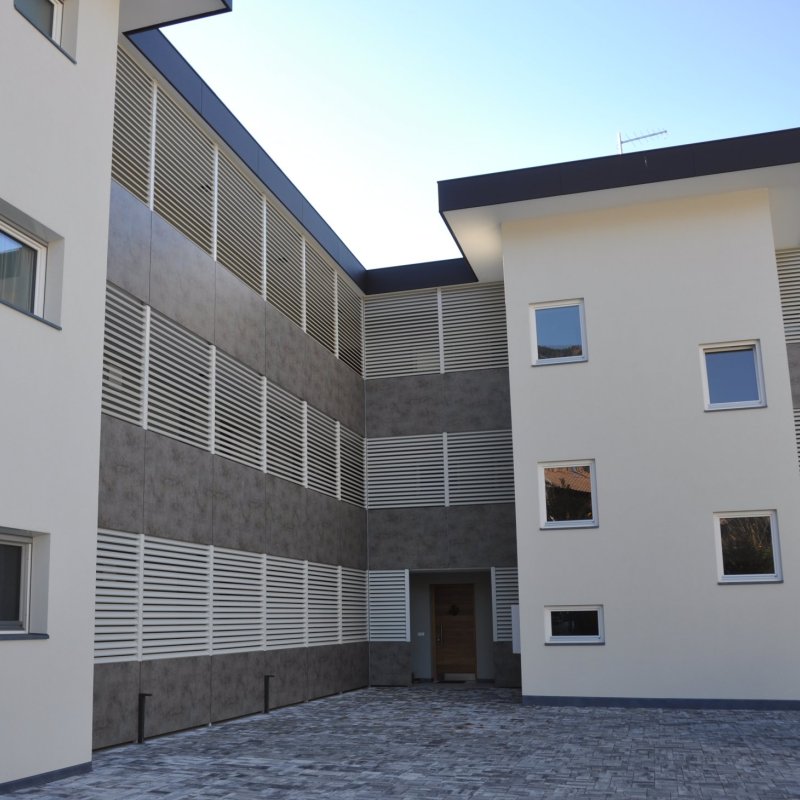 Mehrfamilienhaus H